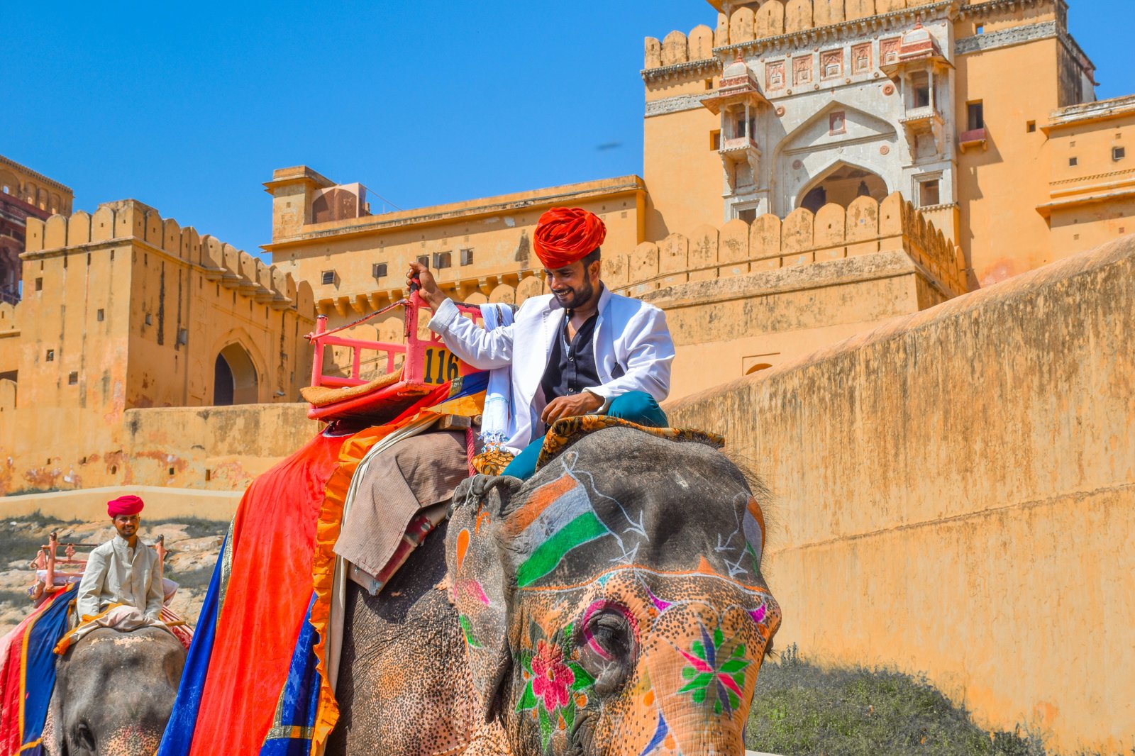 elephant ride at amer fort jaipur